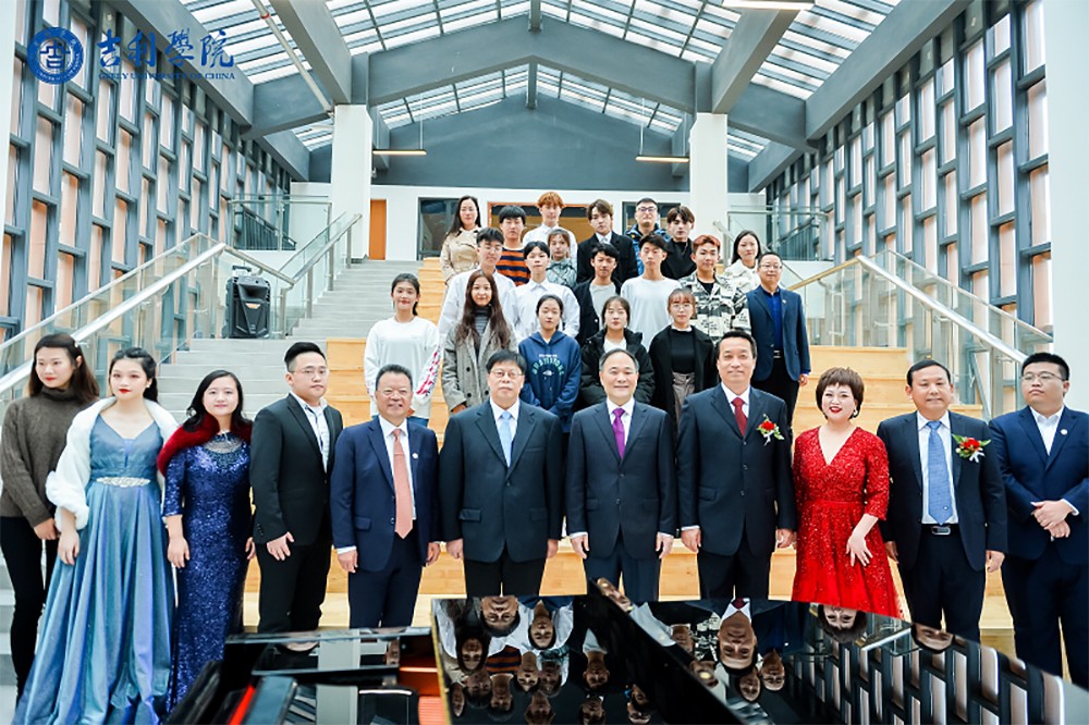 人文学院学院概况.jpg